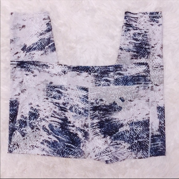 Fabletics Powerform Capri Leggings - Picture 2 of 5